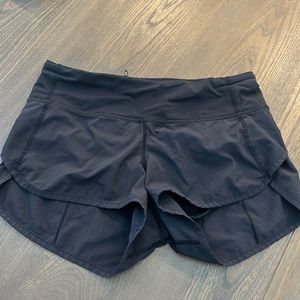 2.5” Lulu lemon speed up shorts size 0